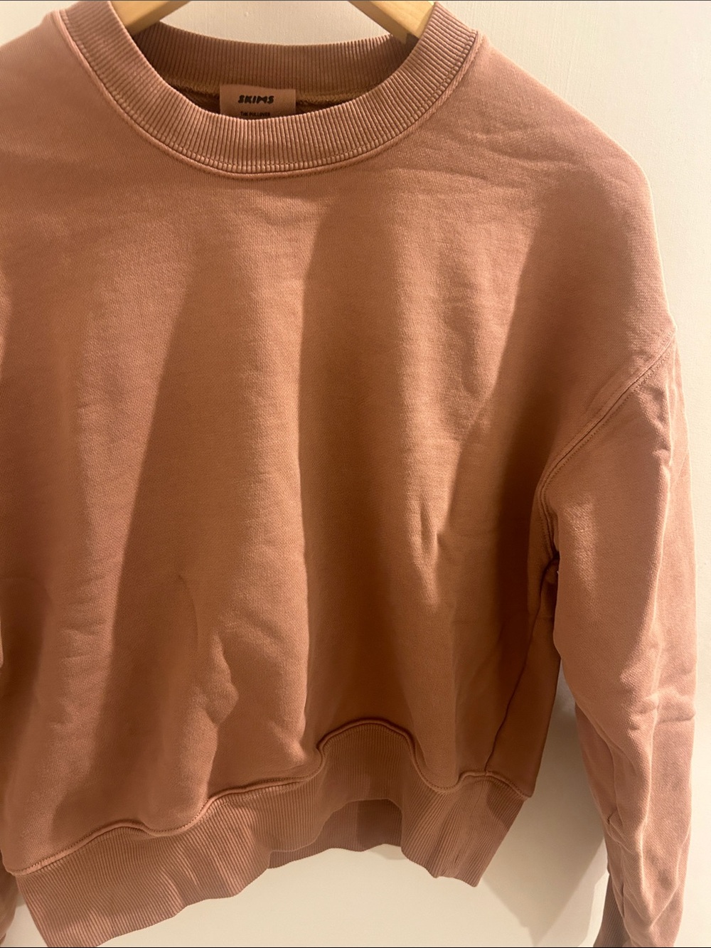 SKIMS Crewneck Sweatshirt in Dusty Rose Blush